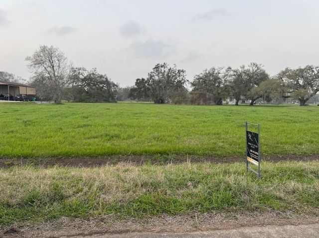 167 Horse Shoe Trail, Angleton, TX 77515