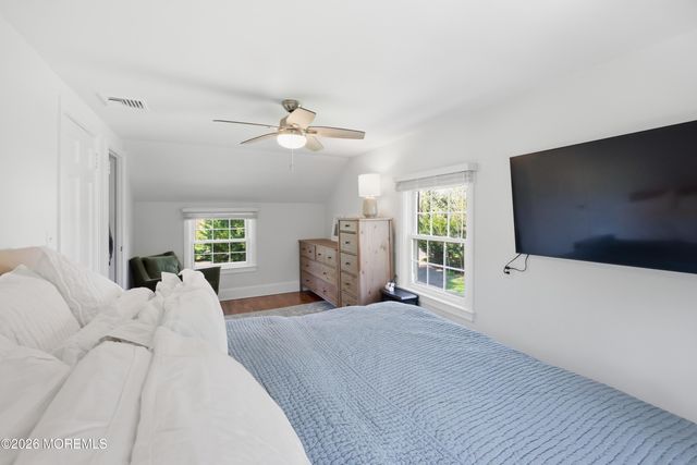 51 Beechwood Drive, Shrewsbury Boro, NJ 07702