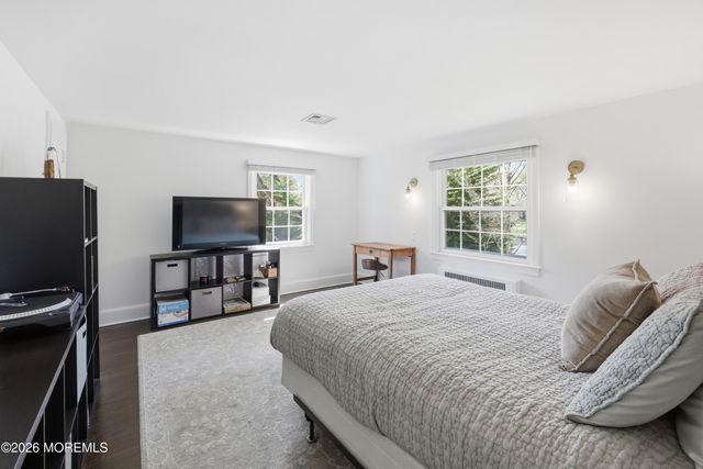 51 Beechwood Drive, Shrewsbury Boro, NJ 07702