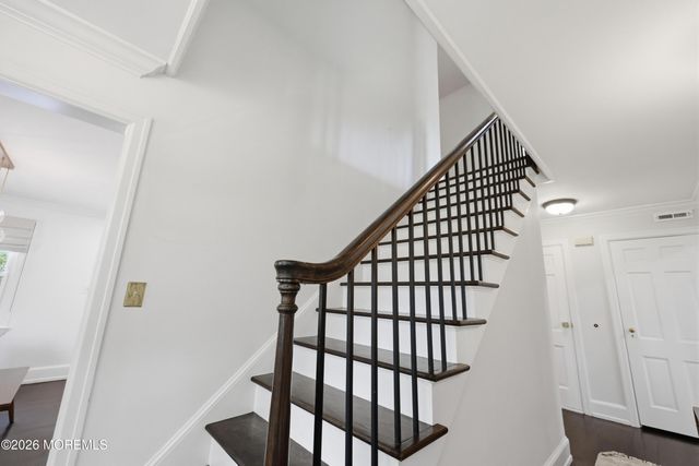 51 Beechwood Drive, Shrewsbury Boro, NJ 07702