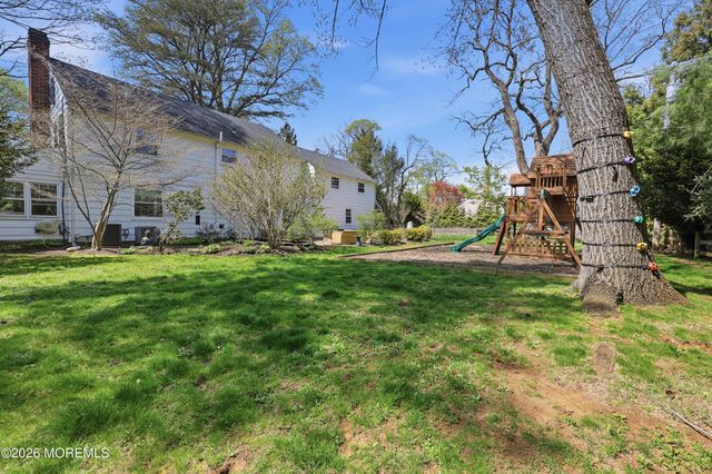 51 Beechwood Drive, Shrewsbury Boro, NJ 07702