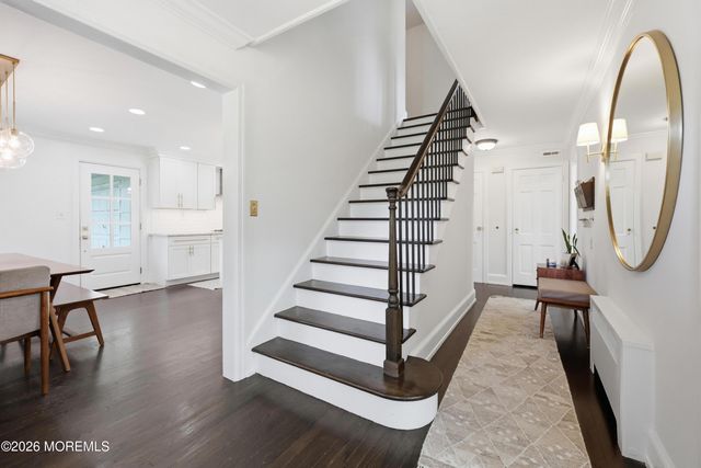 51 Beechwood Drive, Shrewsbury Boro, NJ 07702