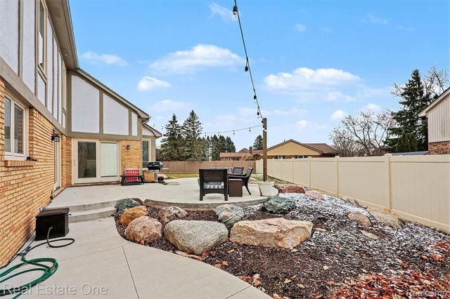 54990 Sherwood Lane, Shelby Charter Township, MI 48315