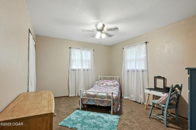 232 Hickory Place, Carl Junction, MO 64834