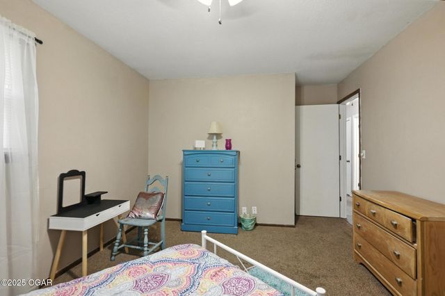 232 Hickory Place, Carl Junction, MO 64834