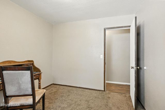 232 Hickory Place, Carl Junction, MO 64834