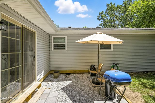 232 Hickory Place, Carl Junction, MO 64834