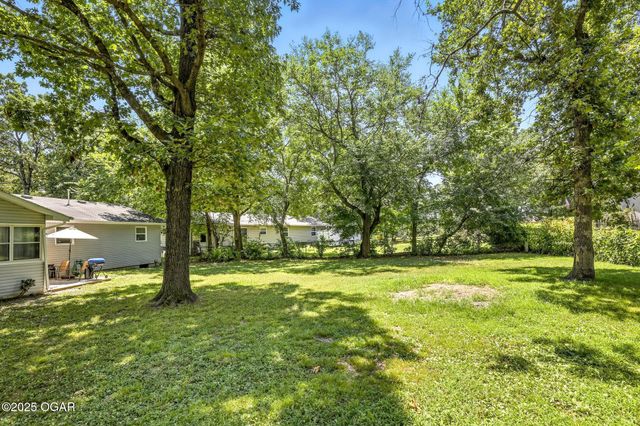 232 Hickory Place, Carl Junction, MO 64834