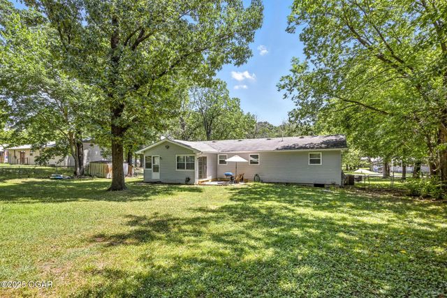 232 Hickory Place, Carl Junction, MO 64834