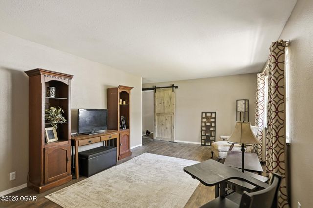 232 Hickory Place, Carl Junction, MO 64834