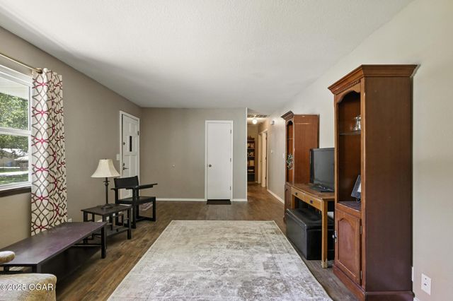 232 Hickory Place, Carl Junction, MO 64834