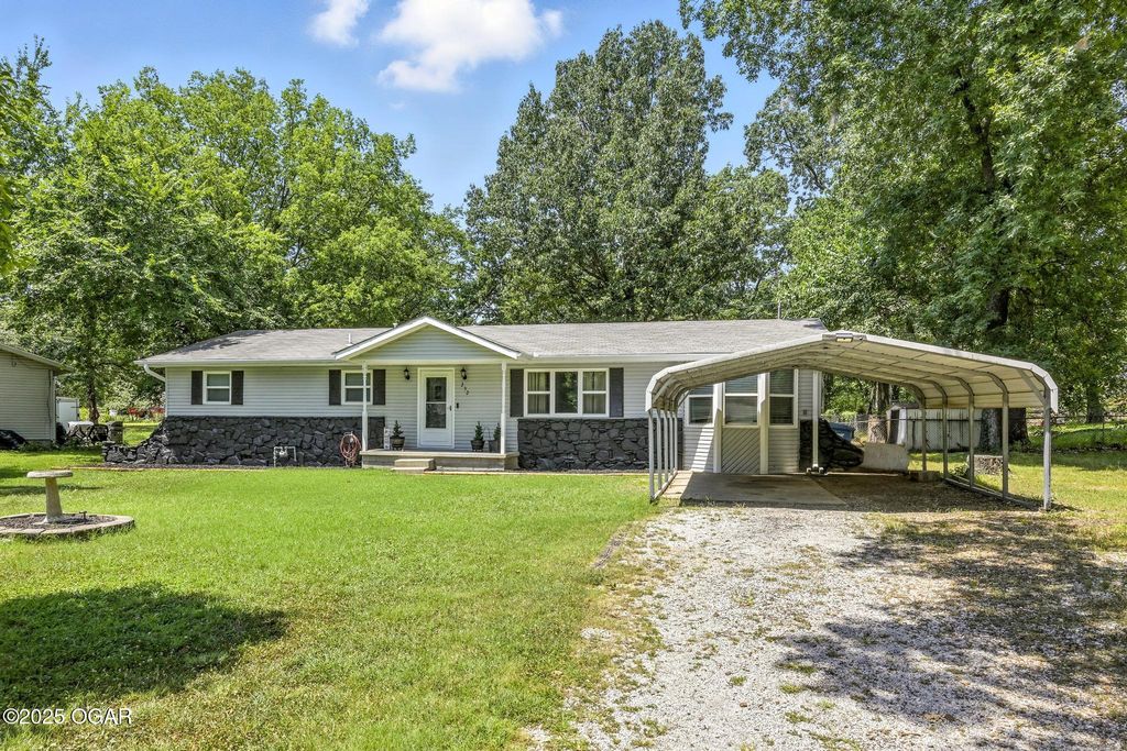 232 Hickory Place, Carl Junction, MO 64834