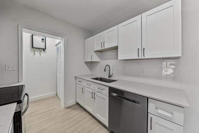 317 SW 19TH Street, Fort Lauderdale, FL 33315