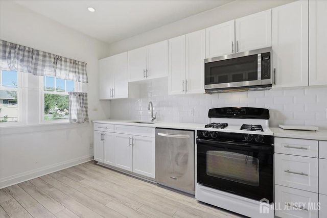 4 main Street, East Brunswick, NJ 08816