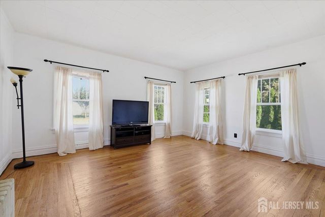 4 main Street, East Brunswick, NJ 08816
