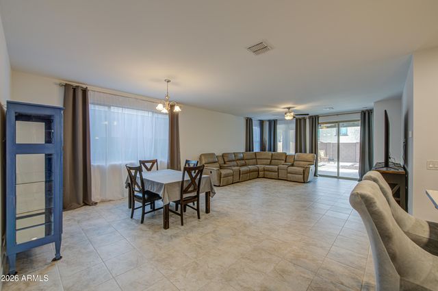 18011 W RAYMOND Street, Goodyear, AZ 85338