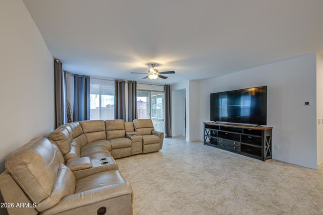 18011 W RAYMOND Street, Goodyear, AZ 85338