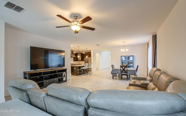 18011 W RAYMOND Street, Goodyear, AZ 85338