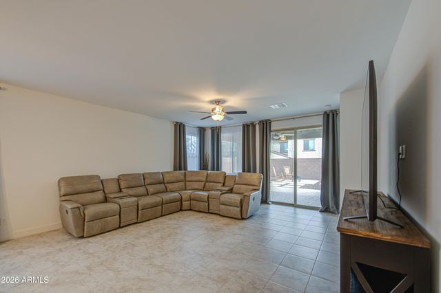 18011 W RAYMOND Street, Goodyear, AZ 85338