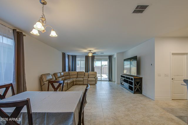 18011 W RAYMOND Street, Goodyear, AZ 85338