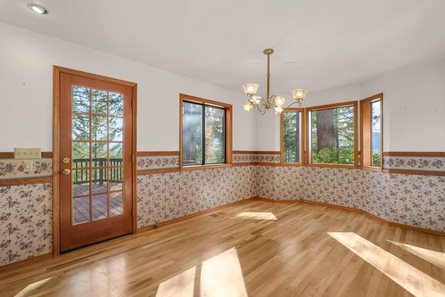 701 Shadow Hills Drive, Grants Pass, OR 97526