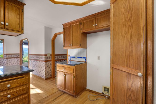 701 Shadow Hills Drive, Grants Pass, OR 97526