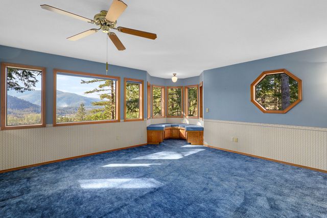 701 Shadow Hills Drive, Grants Pass, OR 97526