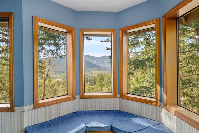 701 Shadow Hills Drive, Grants Pass, OR 97526