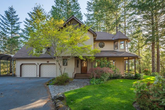 701 Shadow Hills Drive, Grants Pass, OR 97526