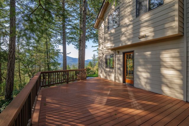 701 Shadow Hills Drive, Grants Pass, OR 97526