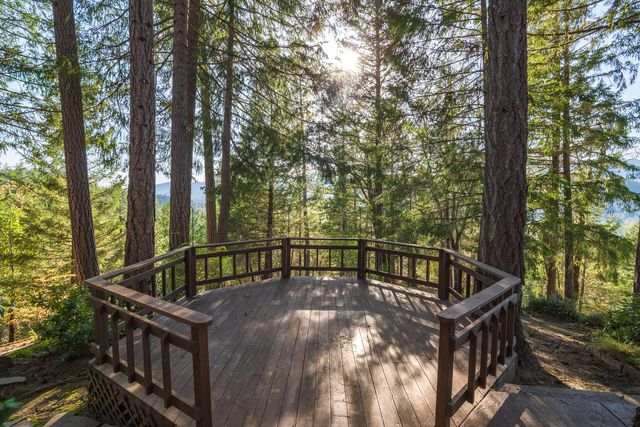 701 Shadow Hills Drive, Grants Pass, OR 97526