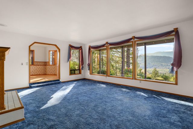 701 Shadow Hills Drive, Grants Pass, OR 97526