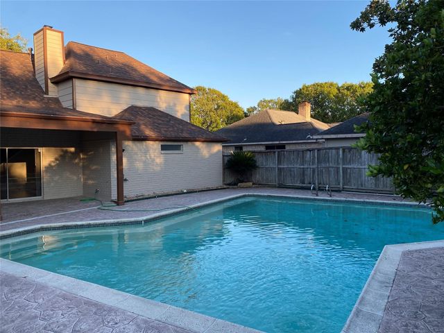 1622 Fall Valley Drive, Houston, TX 77077