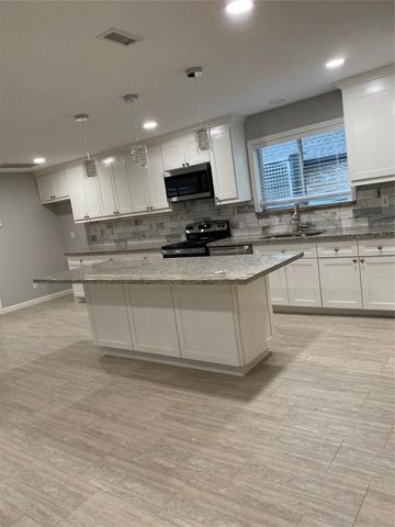 1622 Fall Valley Drive, Houston, TX 77077