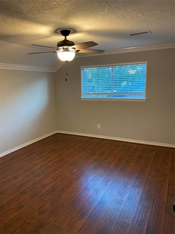 1622 Fall Valley Drive, Houston, TX 77077