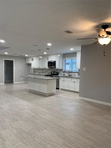 1622 Fall Valley Drive, Houston, TX 77077