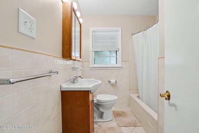 217 Mackie Ln, Louisville, KY 40214