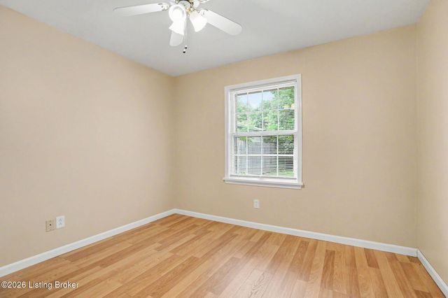 217 Mackie Ln, Louisville, KY 40214