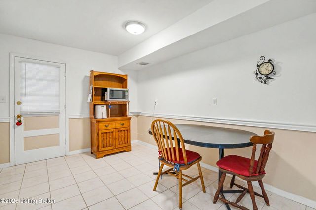 217 Mackie Ln, Louisville, KY 40214