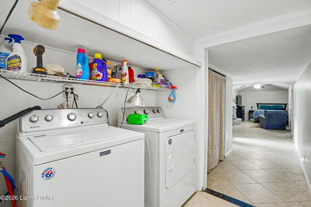 217 Mackie Ln, Louisville, KY 40214