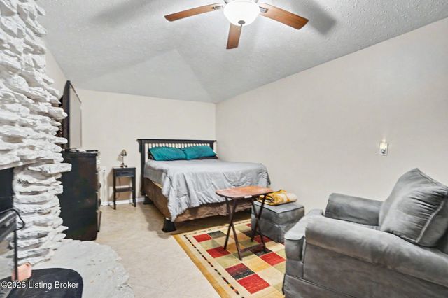 217 Mackie Ln, Louisville, KY 40214