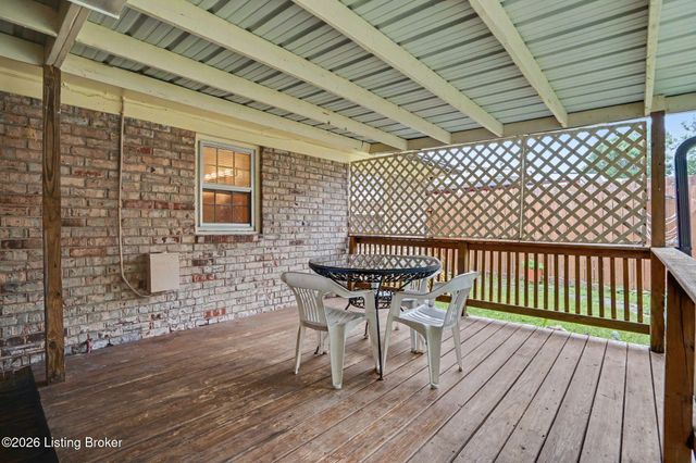 217 Mackie Ln, Louisville, KY 40214