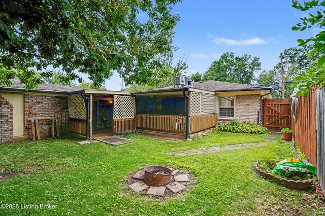 217 Mackie Ln, Louisville, KY 40214