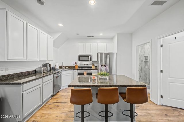 3422 E AVALON Drive, Phoenix, AZ 85018