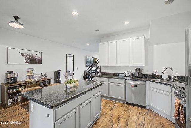 3422 E AVALON Drive, Phoenix, AZ 85018