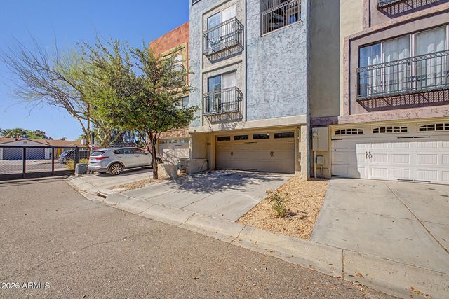 3422 E AVALON Drive, Phoenix, AZ 85018