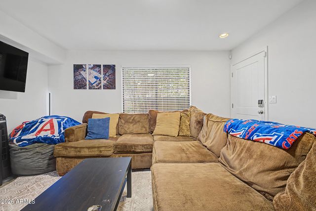 3422 E AVALON Drive, Phoenix, AZ 85018