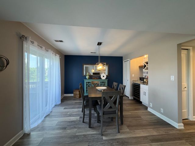 1300 Winding Ridge Lane D8, Valparaiso, IN 46383