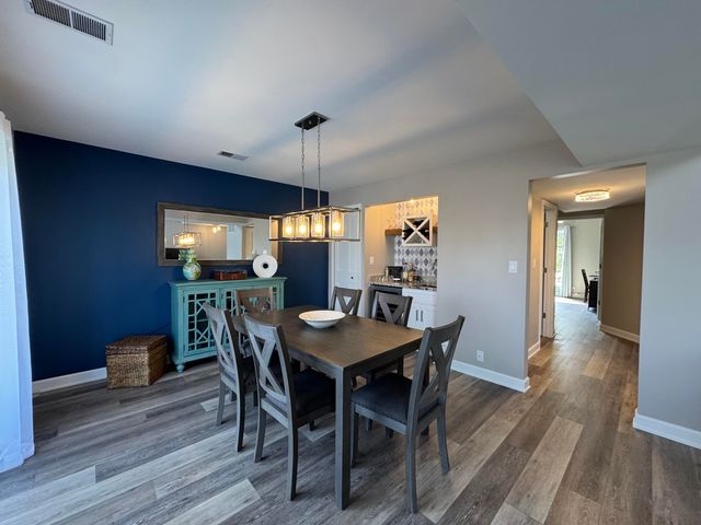 1300 Winding Ridge Lane D8, Valparaiso, IN 46383