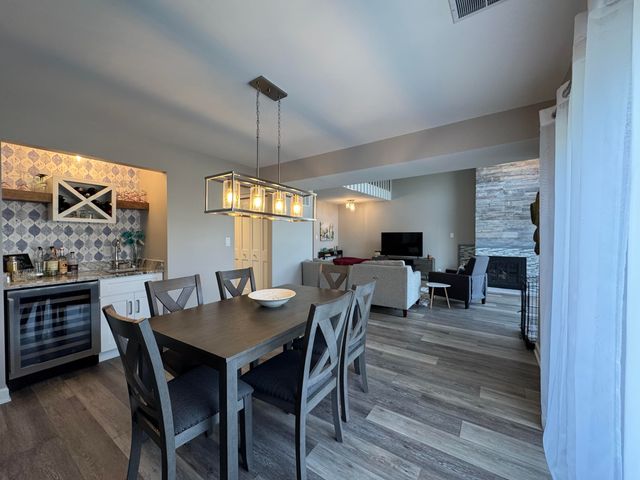 1300 Winding Ridge Lane D8, Valparaiso, IN 46383